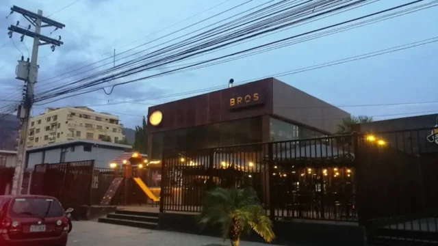 BROS 4